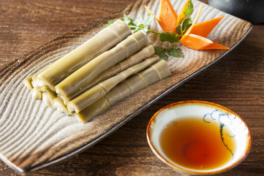 手剝筍