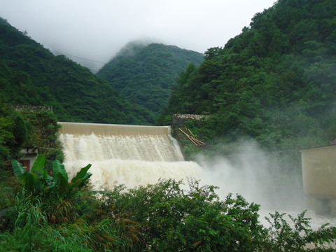 洪水 大壩