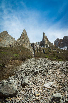 高原山峰險地