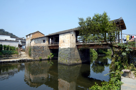 江西婺源思溪古村落廊橋