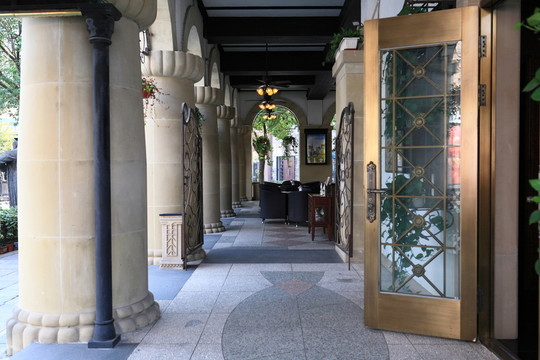 咖啡餐廳大門