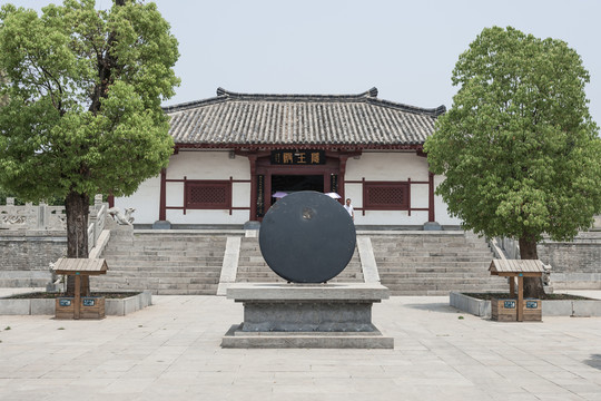 陳勝墓