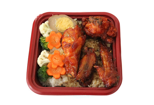 秘制雞翅鹵蛋米飯?zhí)撞? style=