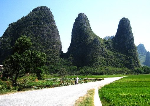 桂林山角下 陽朔風(fēng)光