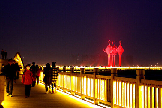 中國結 棧橋 夜