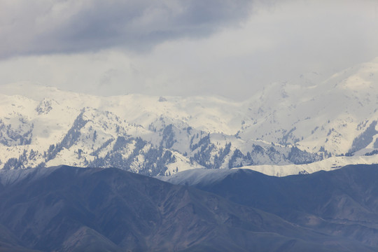 群山