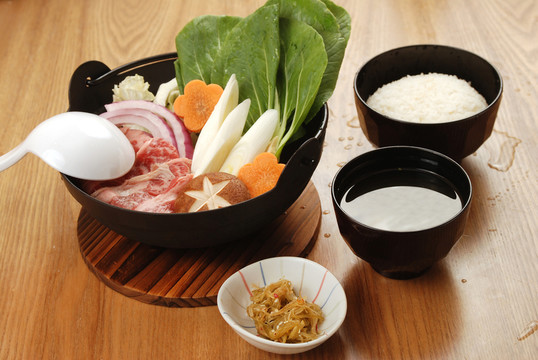 牛肉火鍋定食