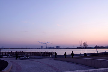 廣場 熱電廠 湖水