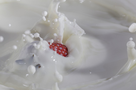 草莓和牛奶