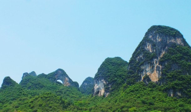 桂林山水月亮山