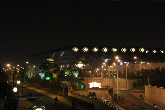 沿河夜景