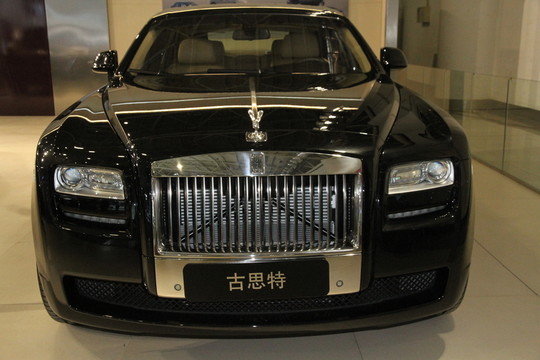 轎車(chē)