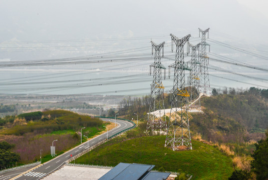 高壓傳輸電力塔