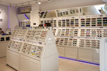 眼鏡店