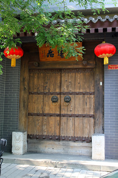 門