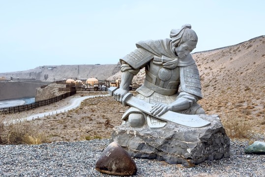 醉臥沙場(chǎng)雕塑