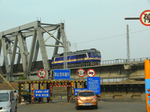 火車過禹門口黃河鐵路橋