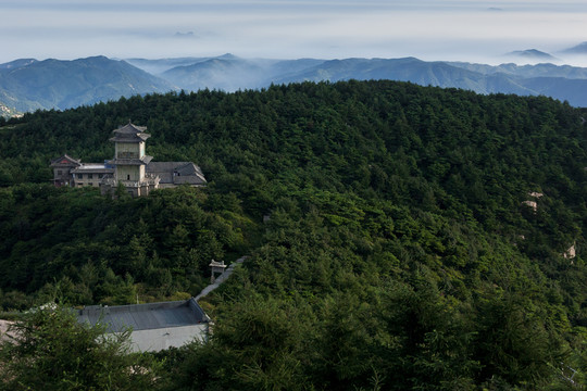 泰山遠眺