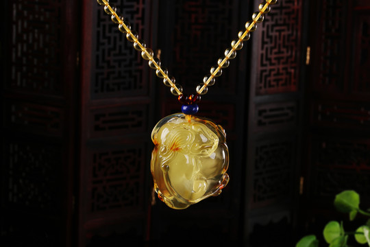琥珀項(xiàng)鏈