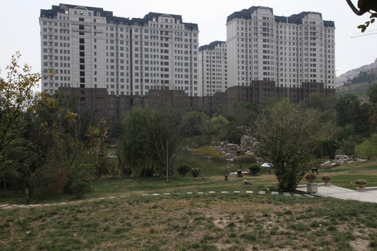高檔住宅區(qū)內(nèi)景