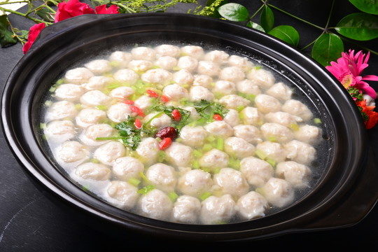 清湯墨魚丸