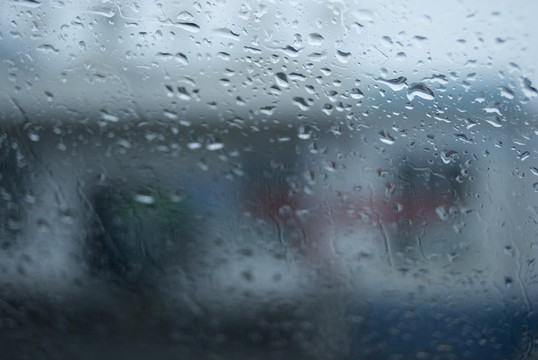 雨天的玻璃
