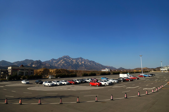 戶外大型停車場