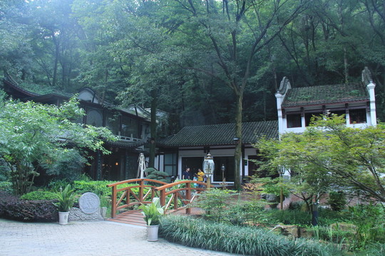 麓山沁園