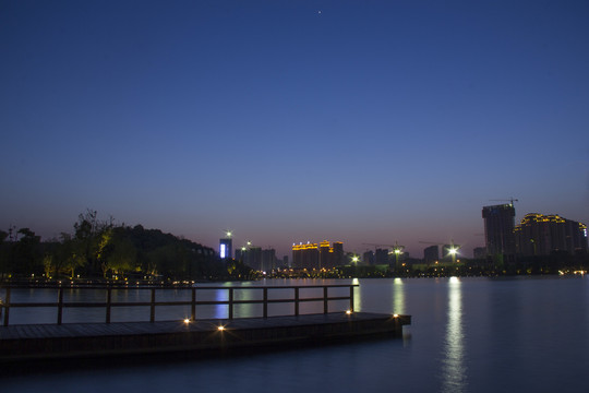 長沙梅溪湖公園夜景
