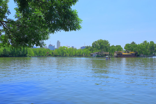 濟(jì)南大明湖公園