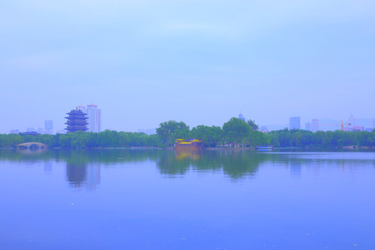 濟(jì)南大明湖公園