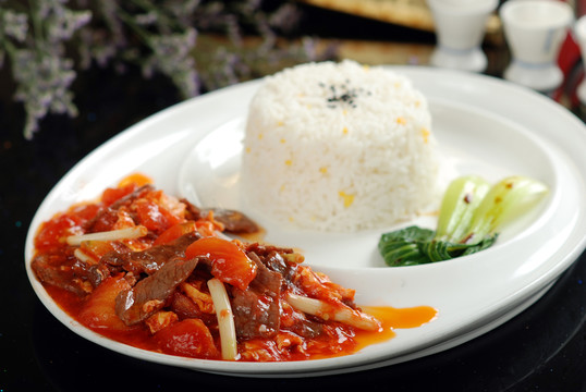 番茄滑蛋牛肉拌飯