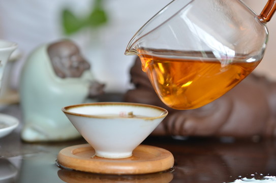 倒茶