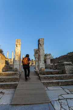 以弗所的旅行者