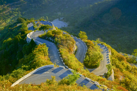 仰天山盤山路