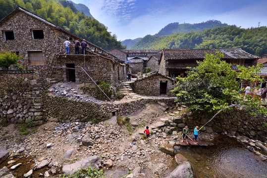 小村落 石頭村
