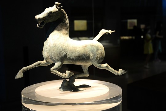 銅奔馬