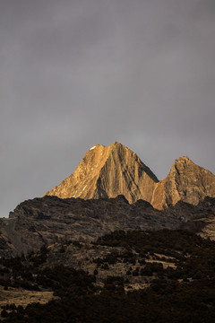 四姑娘山