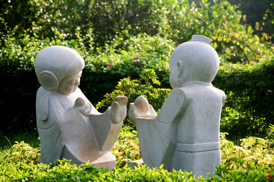 雕塑作品 姐弟倆雕塑