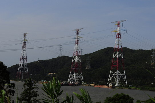 高壓電網(wǎng)鐵塔