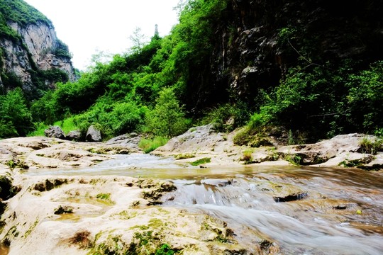 河流