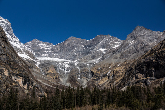 四姑娘山