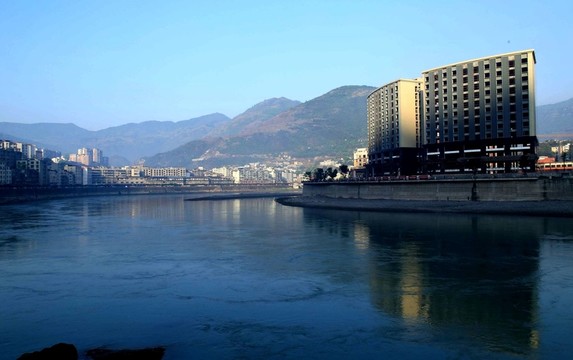小山城峨邊