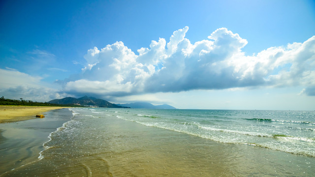 長空萬里天空云海陽光海灘上川島