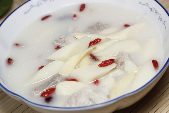 山藥枸杞養(yǎng)生粥