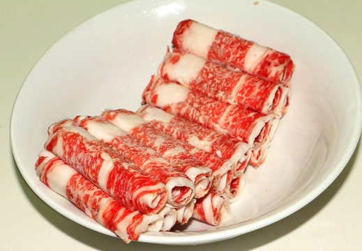 一碗羊肉卷火鍋菜品