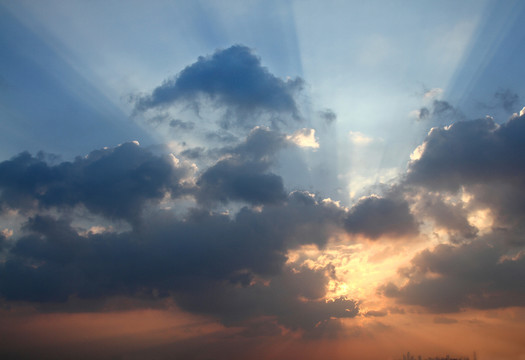 夕陽彩霞