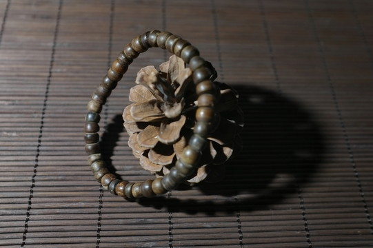 隨形沉香手串