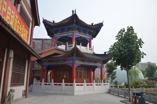 河上街鼓樓