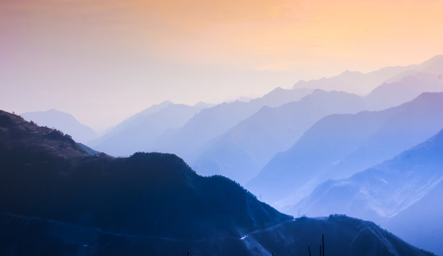 山巒